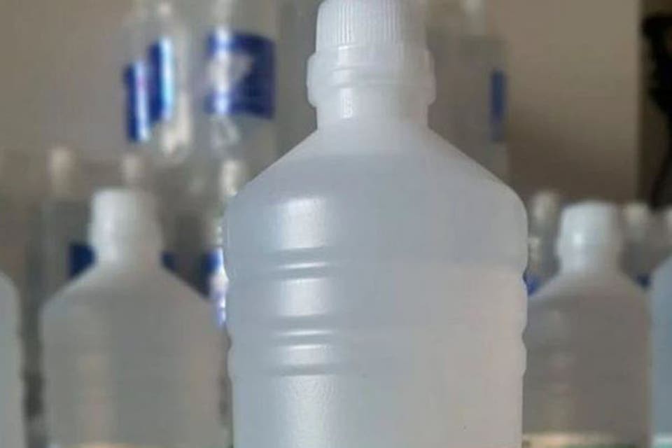 La ANMAT prohibió un alcohol etílico y un purificador de agua | Actualidad