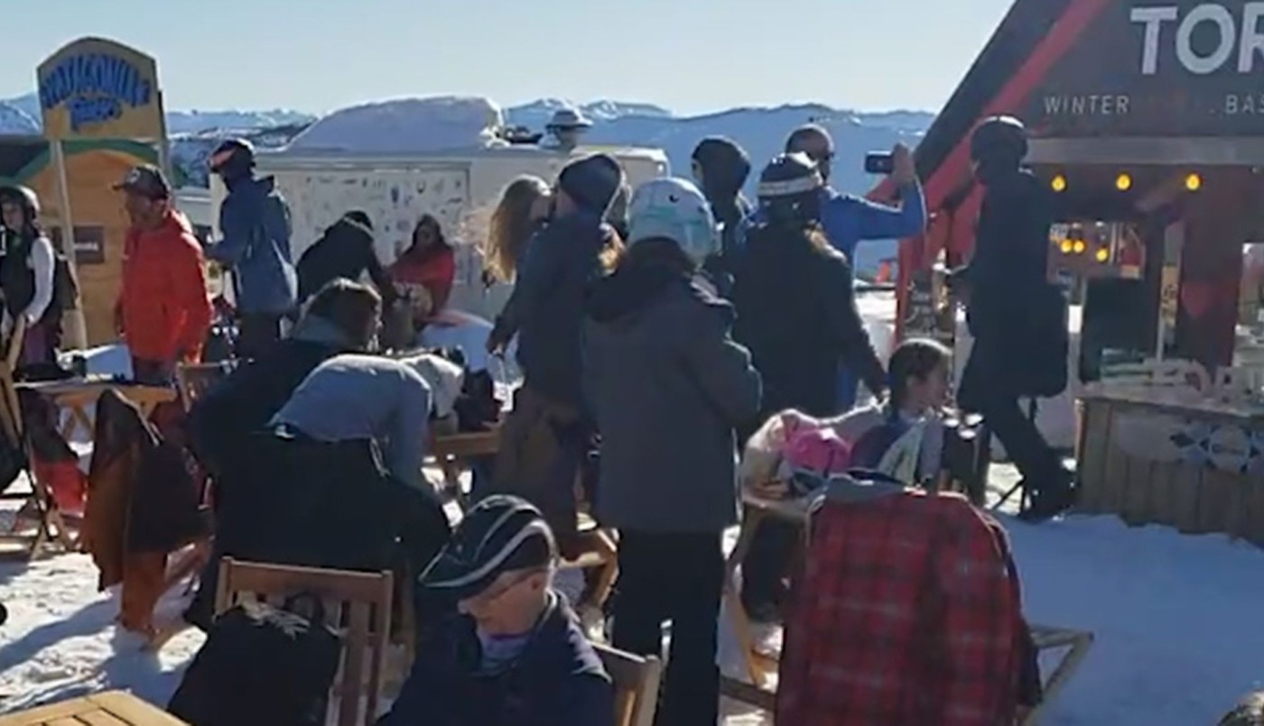 Pese a la cuarentena, se filtró un video de Chapelco lleno de jóvenes sin tapabocas | Actualidad