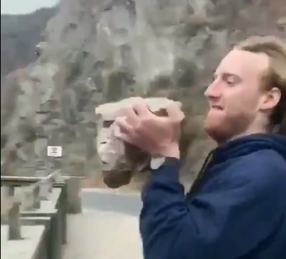 Quedaron libres los dos acusados de lanzar una piedra al embudo del dique San Roque | Córdoba