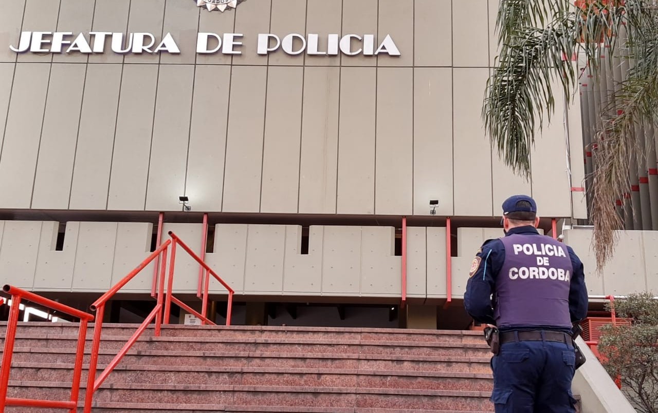 Suplemento de $5.000 a policías de calle se suma al aumento de 35% en adicionales | Córdoba