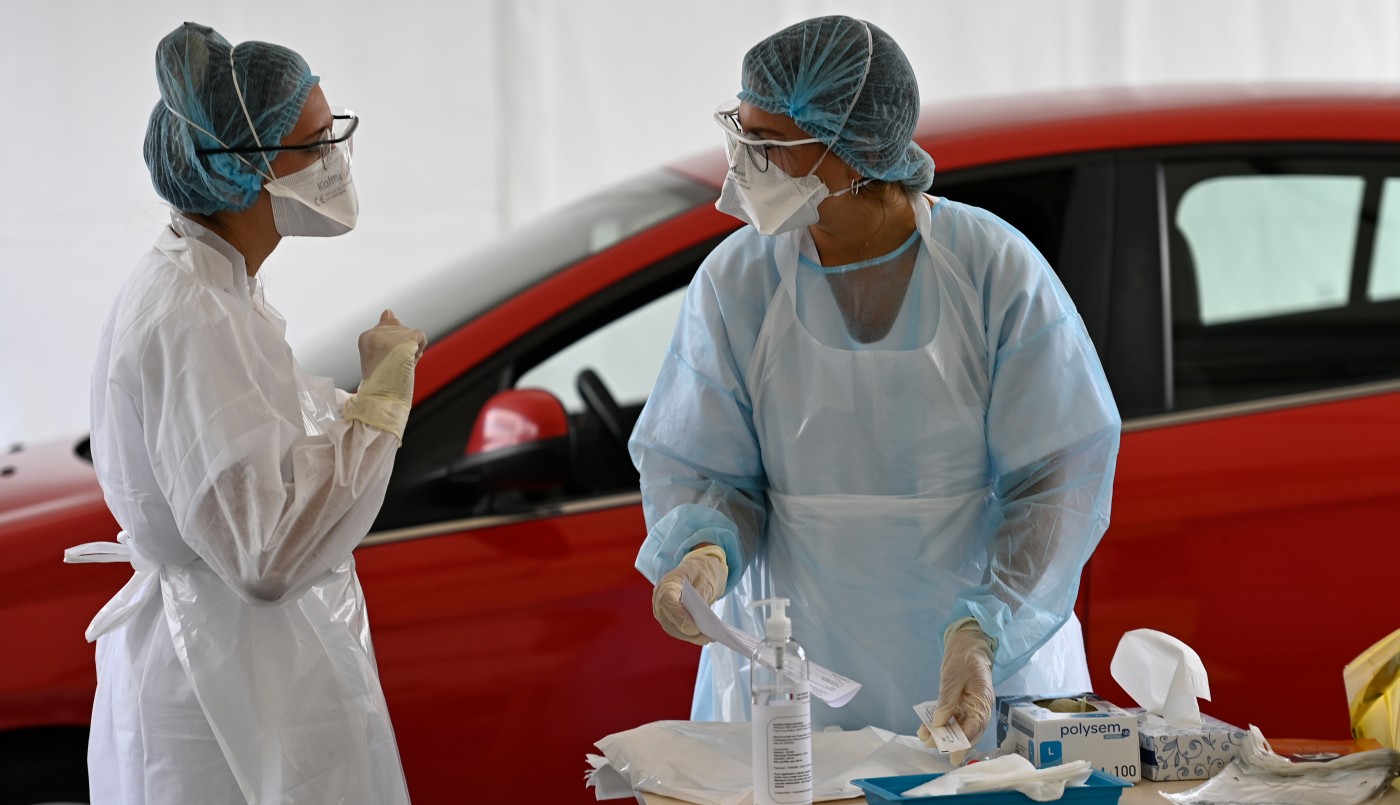 Francia registra un nuevo récord diario de casos de coronavirus con casi 10.000 contagios | Internacionales