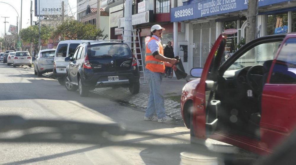 La nueva aplicación para estacionamiento incluirá el sistema con "naranjitas" | Córdoba