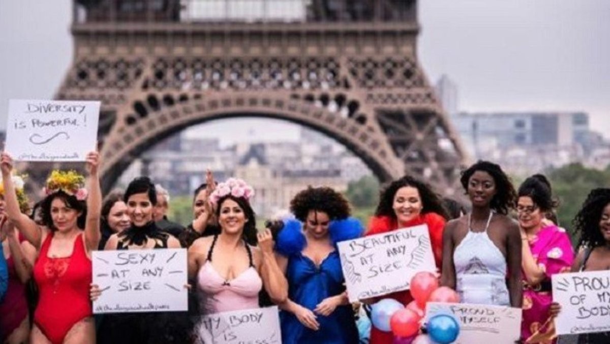 Mujeres de diferentes tallas desfilaron por una mayor diversidad en París | Internacionales