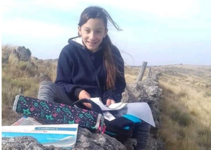 Caminaba todos los días 3 kilómetros para hacer la tarea y una empresa le instaló una antena de internet en la casa | Actualidad