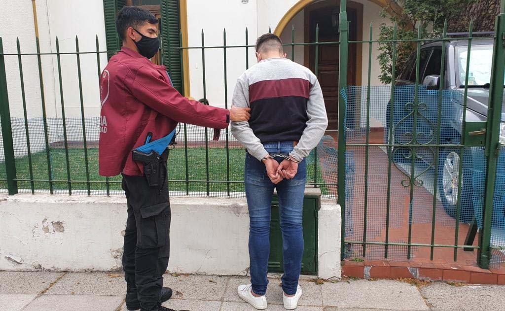 Ataron y golpearon en la cara a una jubilada de 95 años para robarle sus dólares | Actualidad