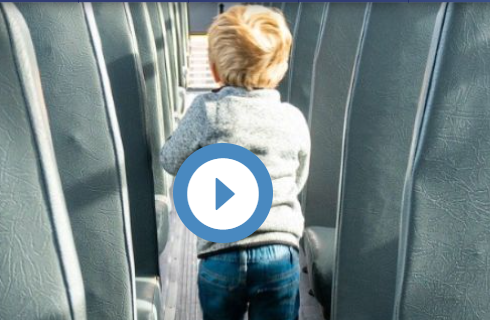 Se olvidaron a un niño de tres años durante horas arriba de un colectivo | Internacionales