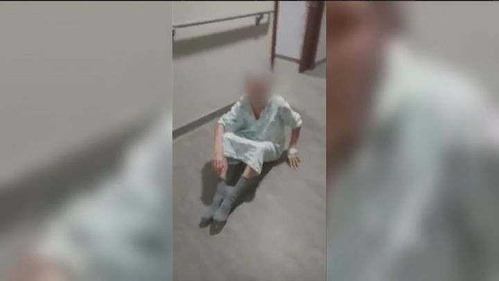 Indignante: empleada se burla de una abuela tirada en el suelo en un geriátrico | Internacionales