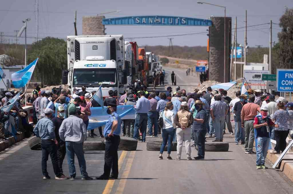 Orden judicial obliga a liberar el tránsito en ruta internacional y acceso a San Luis | Actualidad