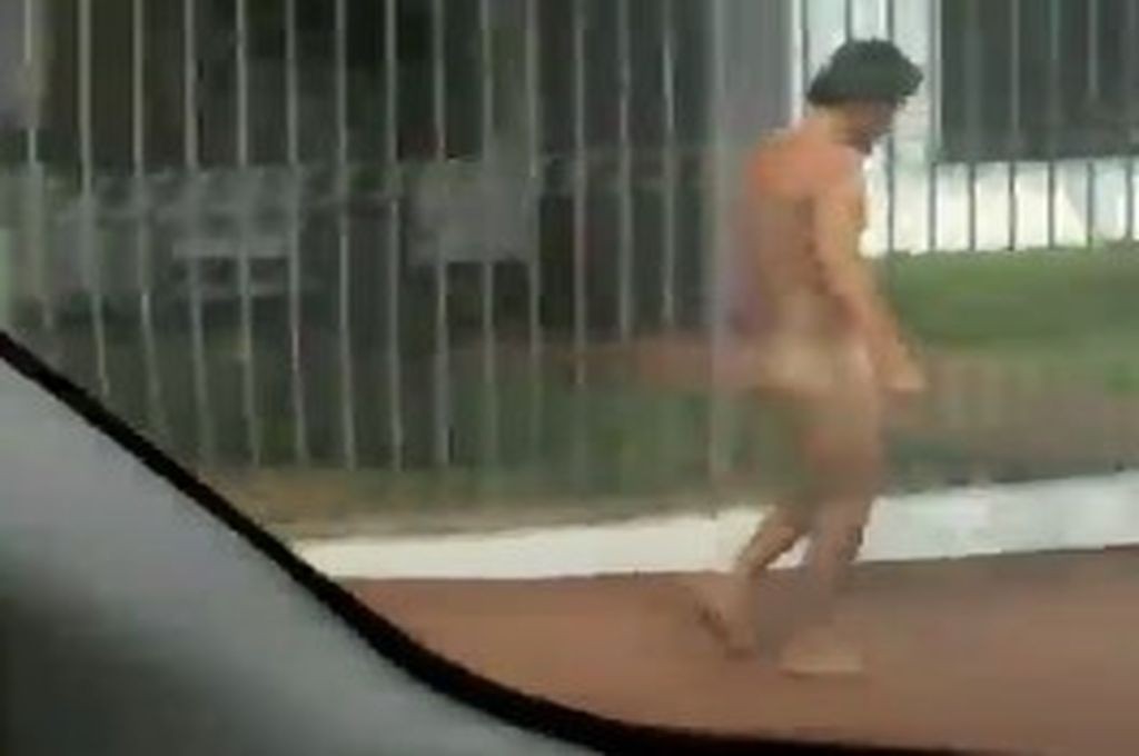 El misterioso hombre que caminó desnudo por las calles de Posadas | Actualidad