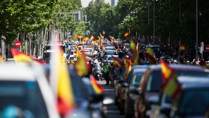 Multitudinaria marcha anticoronavirus en Madrid contra las medidas del gobierno | Internacionales