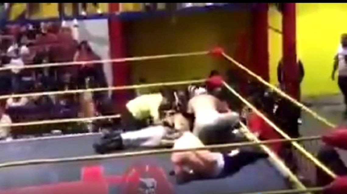 Video:  un luchador mexicano murió en plena pelea | Internacionales