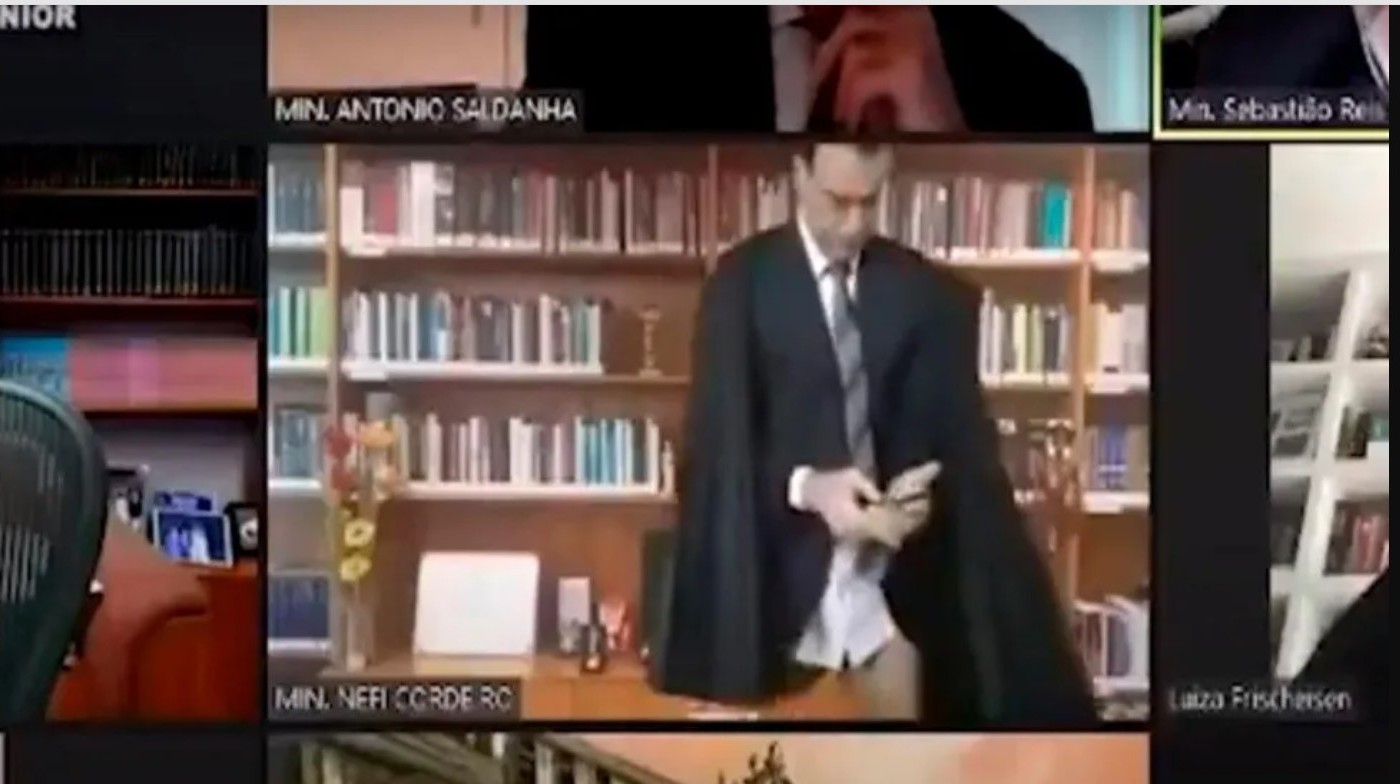 Un juez apareció en calzoncillos, en plena sesión por Zoom | Internacionales