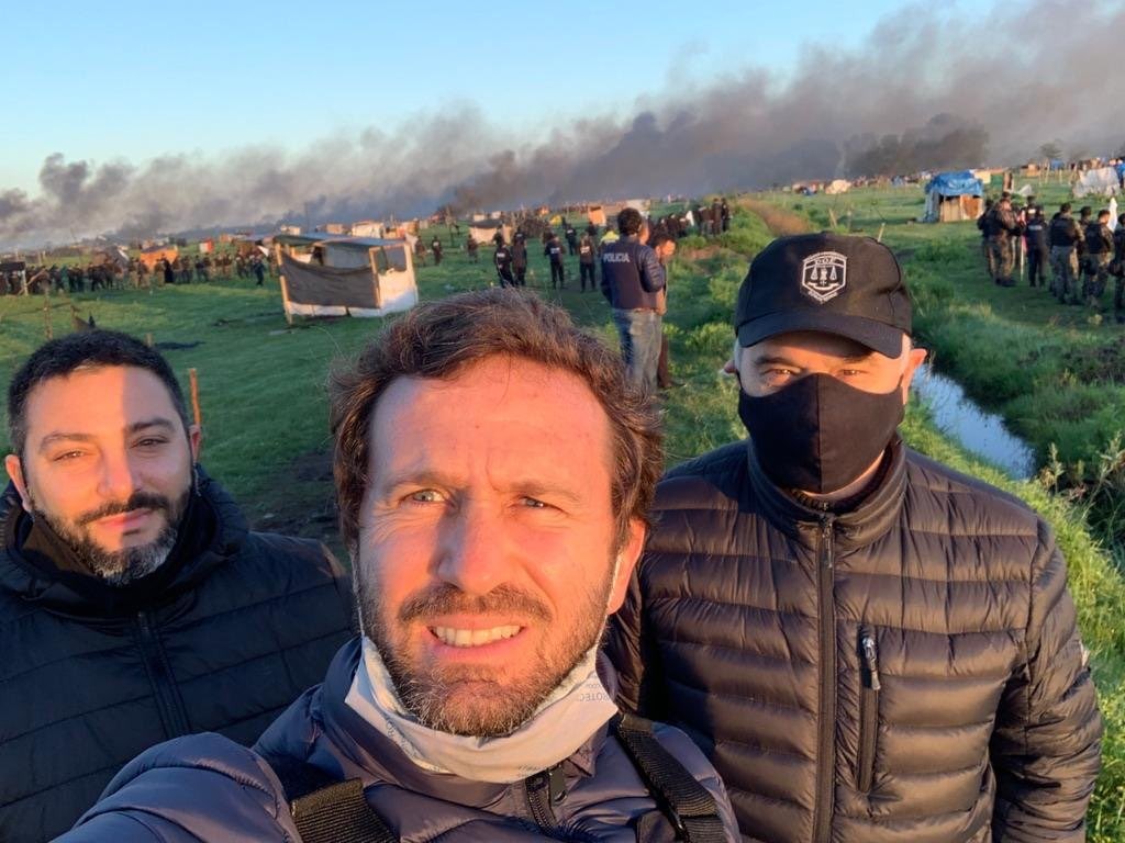 Polémica por una selfie de los fiscales tras el desalojo de Guernica | Actualidad