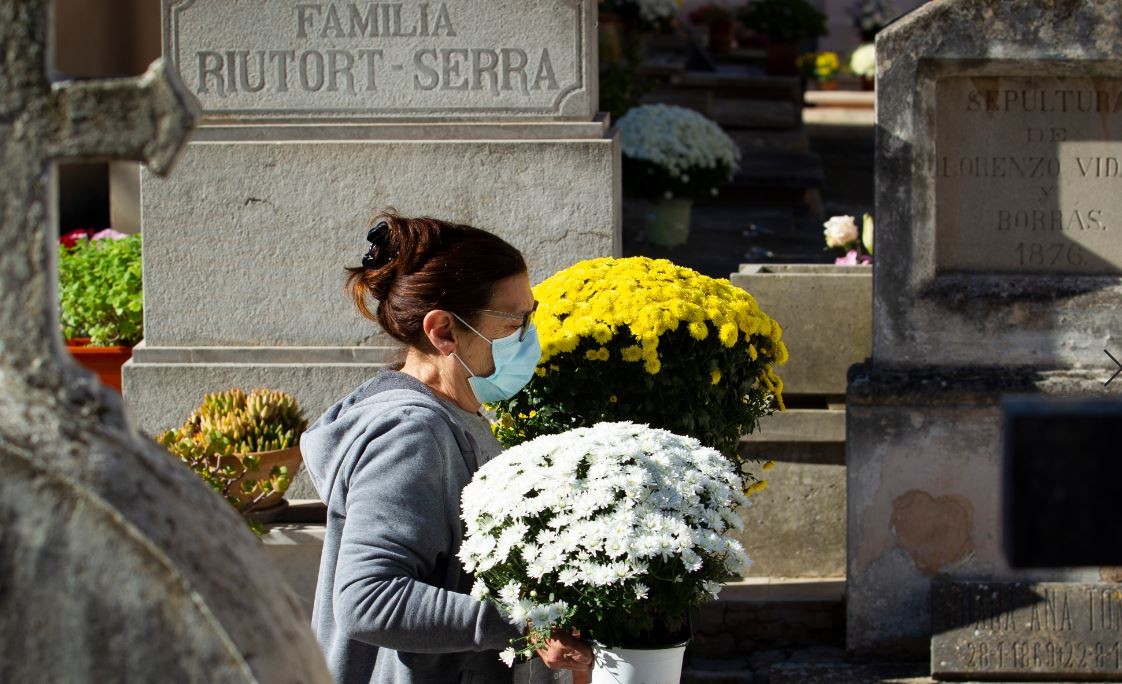 España registra 1.623 muertes por el coronavirus tras un cambio de método en el recuento | Internacionales