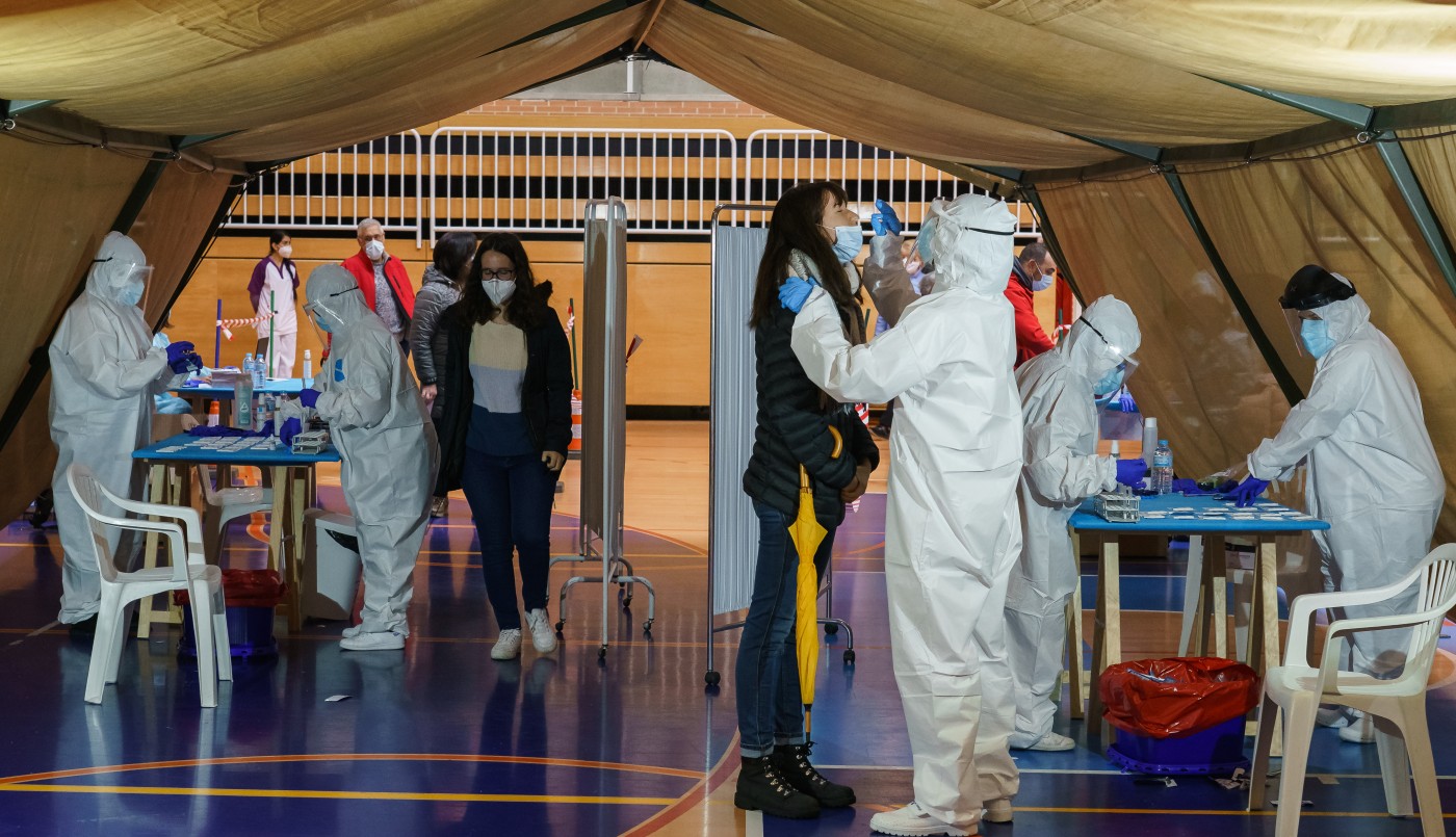 España registra 411 muertes por coronavirus, la cifra más alta de la segunda ola | Internacionales