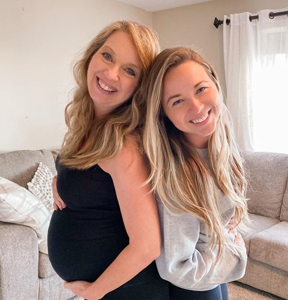 Una mujer de 51 años dio a luz a su nieta de manera subrogada | Internacionales