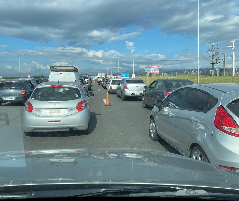 Por controles, hay demoras de más de 40 minutos en la autopista Córdoba - Carlos Paz | Córdoba