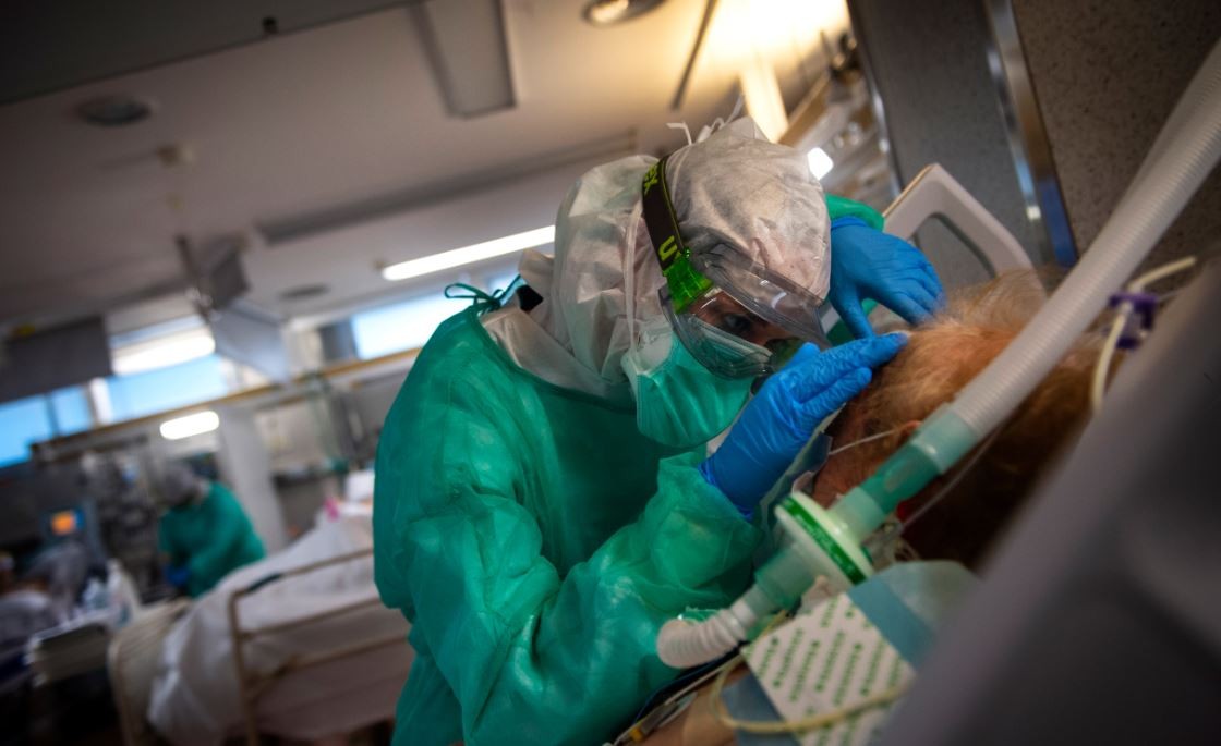 España registró 9.200 muertes en noviembre, el mes con más fallecidos por coronavirus desde abril | Internacionales