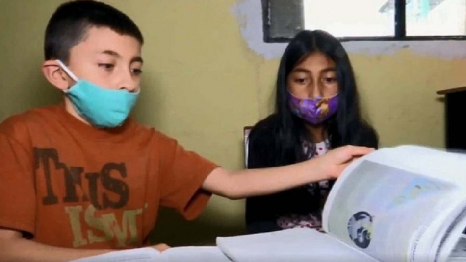 Dos hermanitos colombianos no pasaron de grado porque no tenían computadora para las clases virtuales | Internacionales