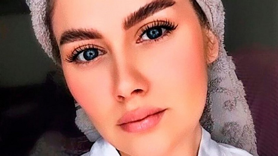 Una joven murió electrocutada: su celular cayó al agua mientras se bañaba | Internacionales