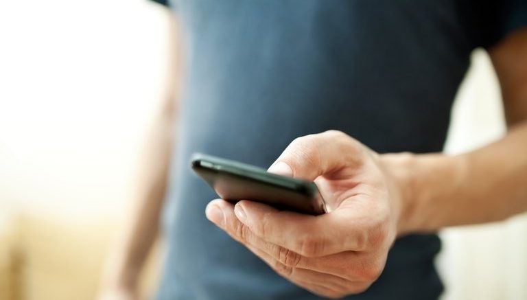 Quiénes podrán solicitar el servicio de telefonía celular con Internet por un dólar por mes | Actualidad