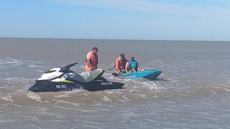 Prefectura rescató a un kayakista en el mar en Monte Hermoso | Actualidad