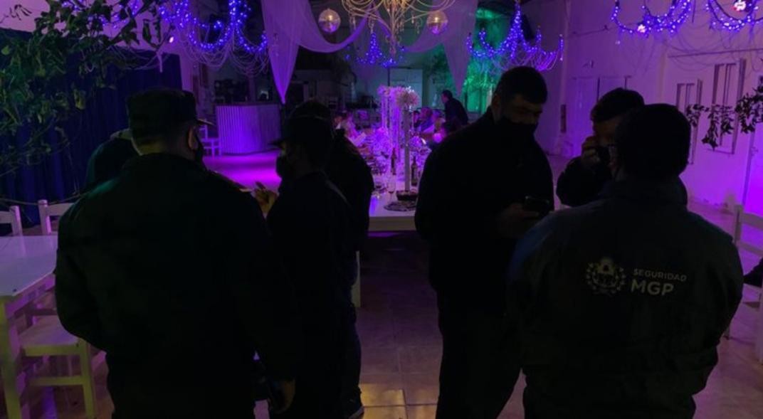 Mar del Plata: la Policía fue a desactivar una fiesta swinger, pero los confundieron con strippers | Actualidad