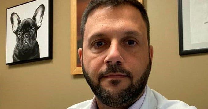 La bronca de un médico argentino que vive en Estados Unidos por "el turismo de vacunas" | Actualidad