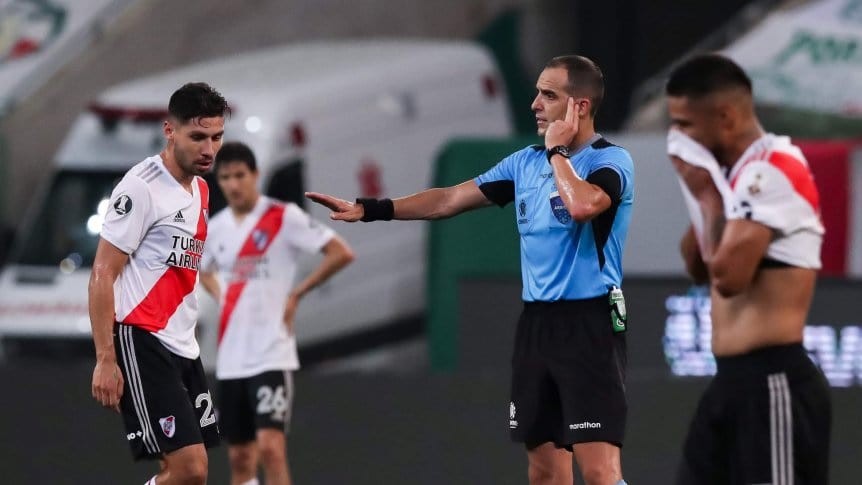 Los audios del VAR de Palmeiras-River: que cobraron en las jugadas polémicas | Deportes