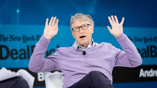 Bill Gates recibió la primera dosis de la vacuna contra el coronavirus: "Gracias a todos los científicos" | Internacionales