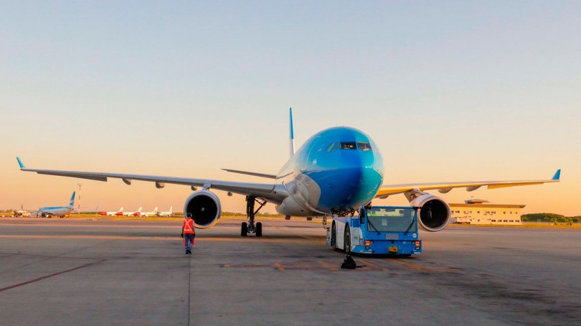Se pospuso el vuelo para buscar la tercera tanda de vacunas a Rusia | Actualidad