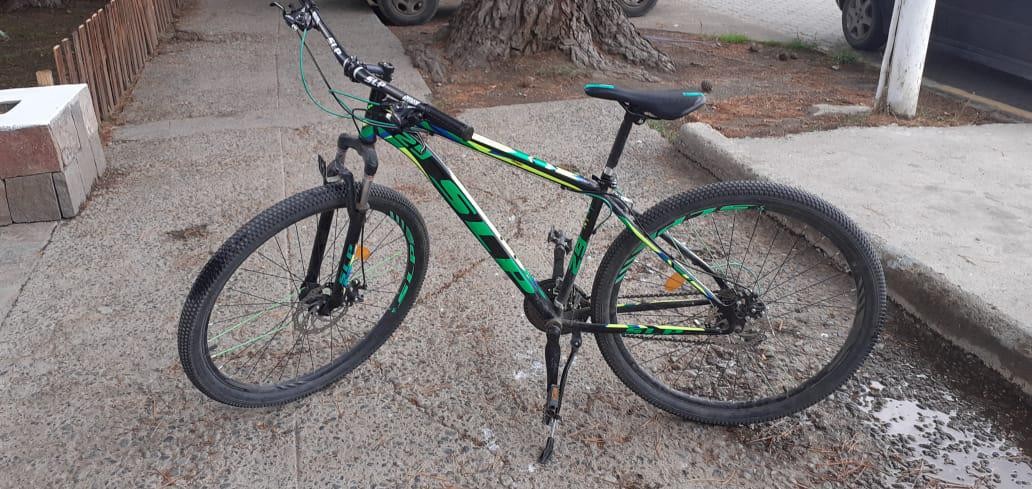 Detuvieron a dos delincuentes que vendían bicicletas robadas por internet | Actualidad