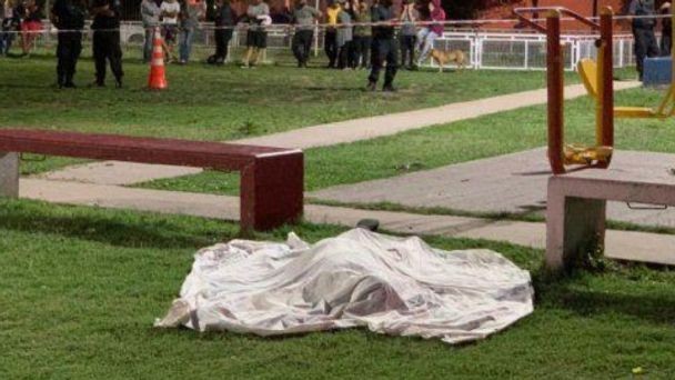 Jugaba a la pelota con su hijo de 4 años en la plaza y lo asesinaron a tiros | Actualidad