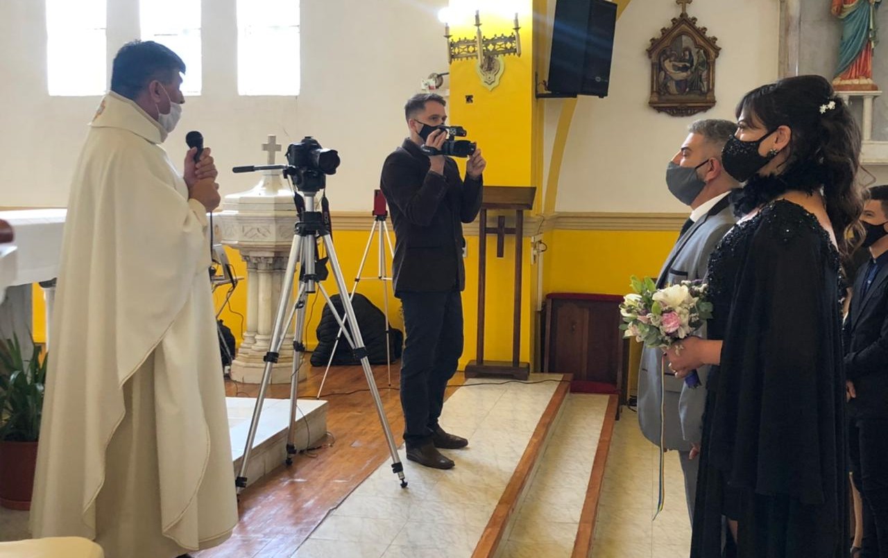 Un varón cis y una mujer trans se casaron por iglesia en Tierra del Fuego | Actualidad