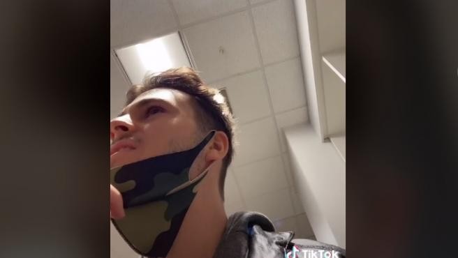 Viral de TikTok: el joven que grabó cómo ayudaba a una joven que era acosada en el supermercado | Internacionales