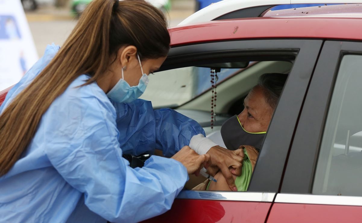 "Autovac": Vacunarán a los adultos mayores desde los autos | Córdoba