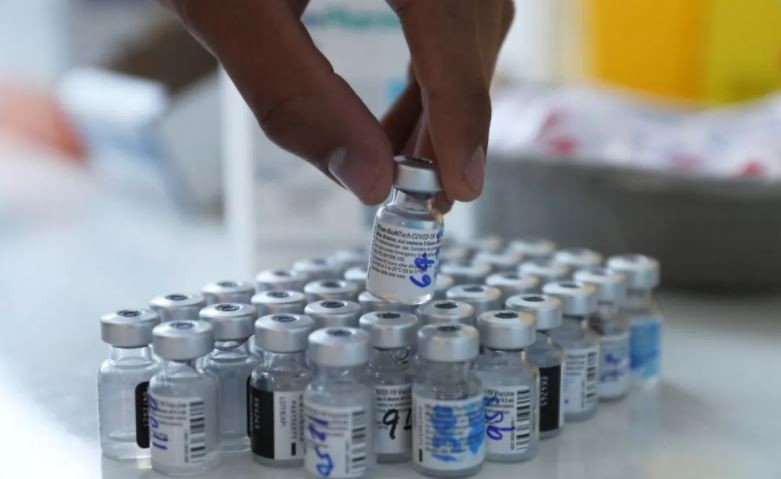 Pfizer comenzó a probar una tercera dosis de su vacuna contra las nuevas variantes del coronavirus | Internacionales