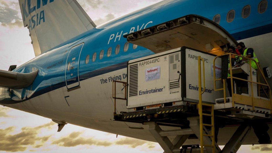 Parte esta tarde un nuevo vuelo a China y el domingo otro a Rusia a buscar más vacunas | Actualidad