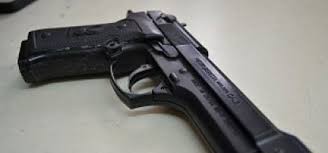 Un policía mató a uno de los hombres que intentaron robarle la moto con un arma de juguete | Actualidad