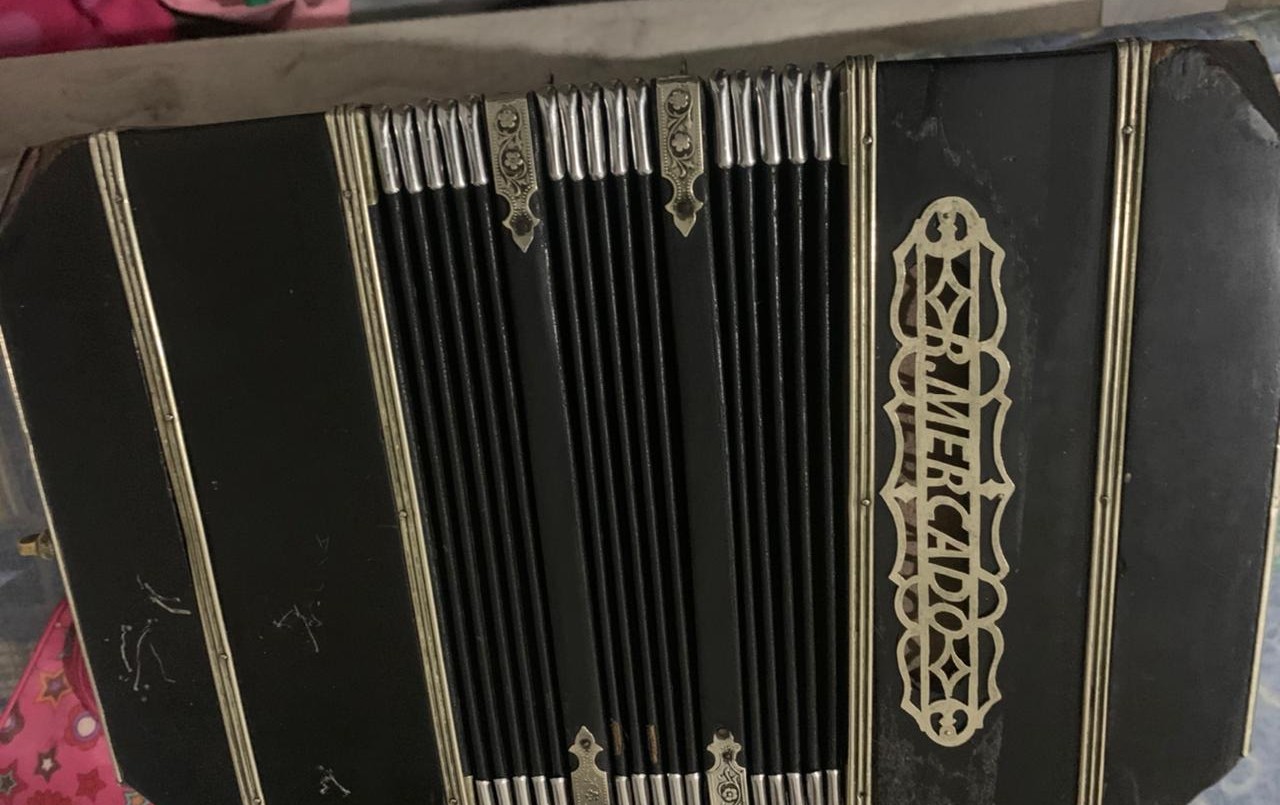 Le robó un bandoneón y le dejó su número de teléfono: "Juntate 30 lucas y llamame" | Actualidad