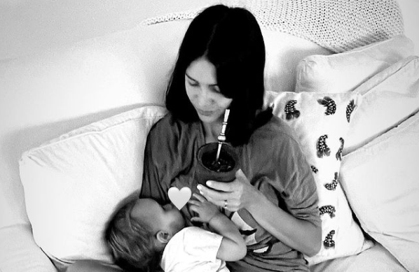 La reacción de los seguidores de Zaira Nara por publicar una foto amamantando a su hijo | Espectáculos