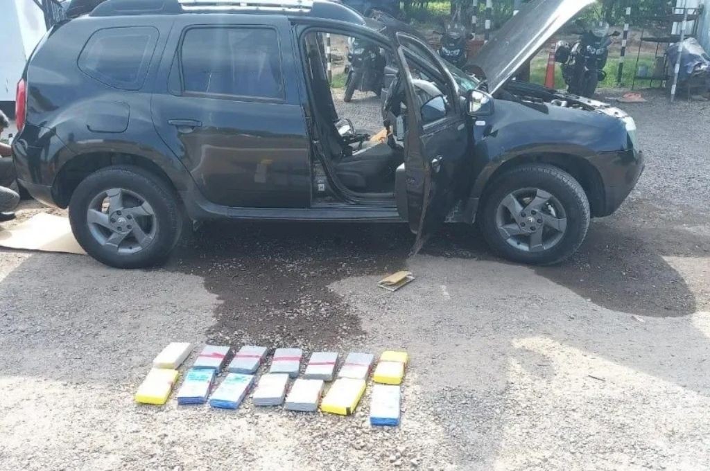 Secuestran 30 kilogramos de cocaína escondidos en el airbag y paragolpe de un auto en Salta | Actualidad