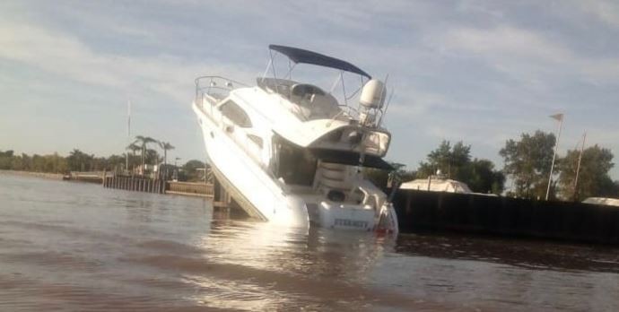 Un crucero se estrelló en la escollera del YCA San Fernando y se hundió | Actualidad