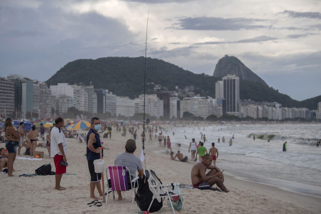 Río de Janeiro prohíbe el uso de playas: ocupación de camas en terapia intensiva llegó a 95% | Internacionales