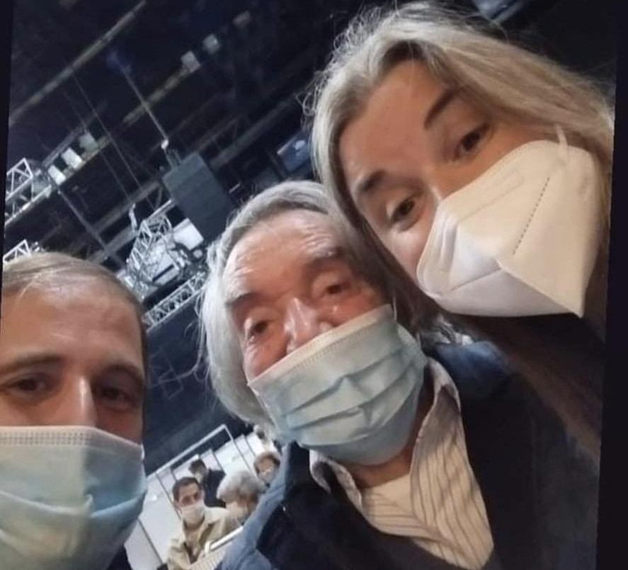 "Vacunados, en el día de la felicidad": Carlitos Balá celebró que recibió su dosis | Espectáculos