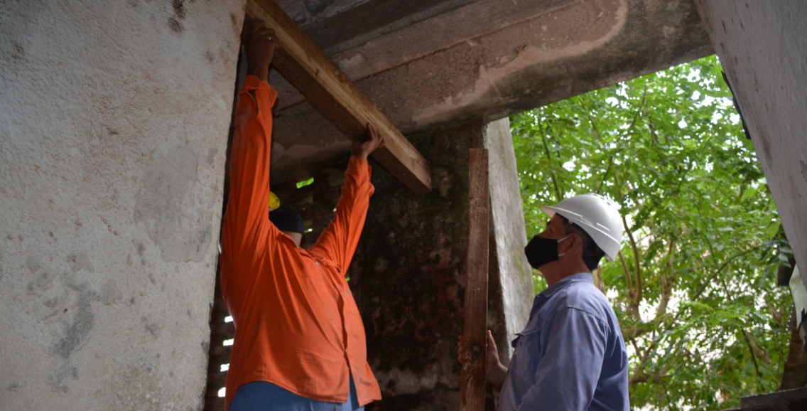 Asisten a vecinos luego de un desprendimiento de baranda en un monoblock de viviendas sociales en Santa Fe | Actualidad