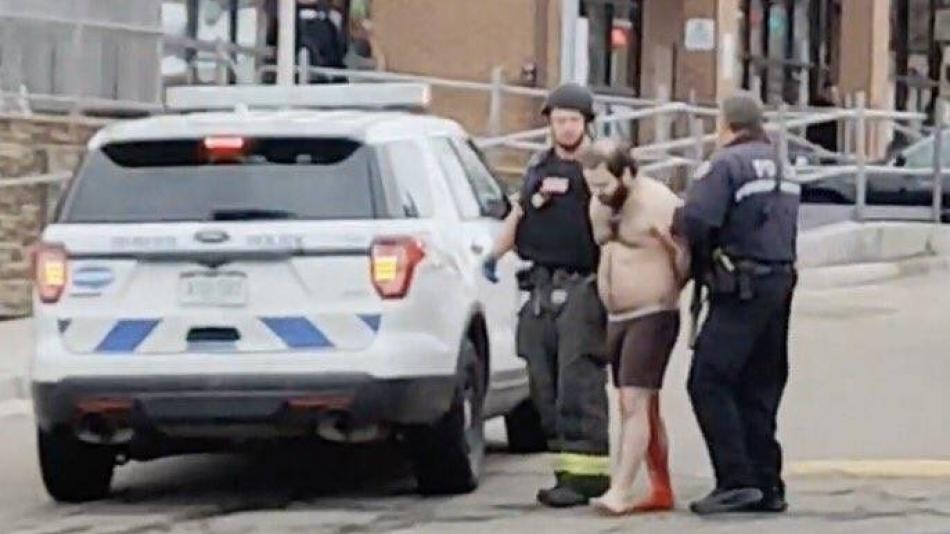 "Deberíamos prohibir los fusiles de asalto": el pedido de Biden tras el tiroteo masivo en Colorado | Internacionales