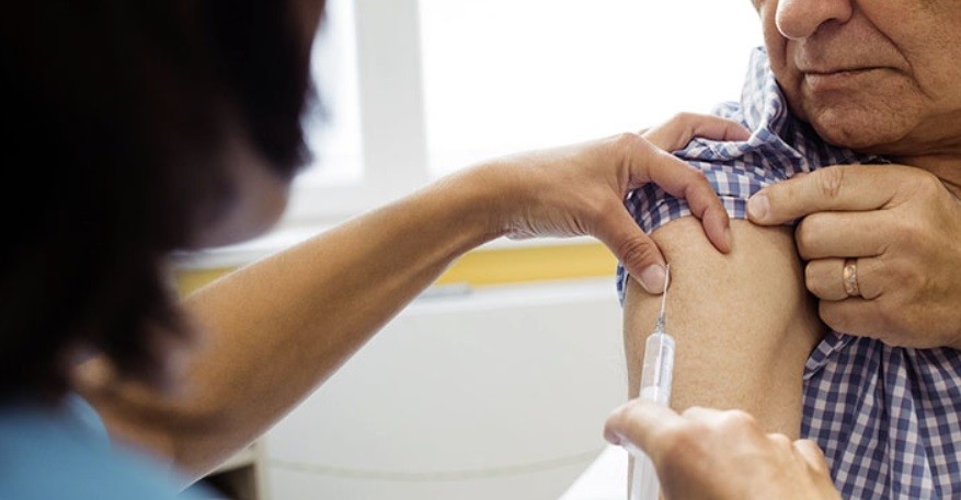 Para vacunar a más personas, el Consejo Federal de Salud acordó diferir la segunda dosis | Actualidad