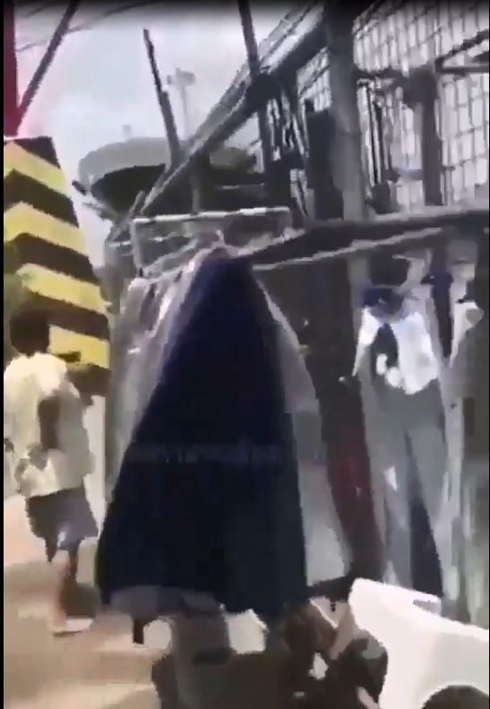 Pánico por carguero que se estrelló contra una casa sobre la ribera | Internacionales