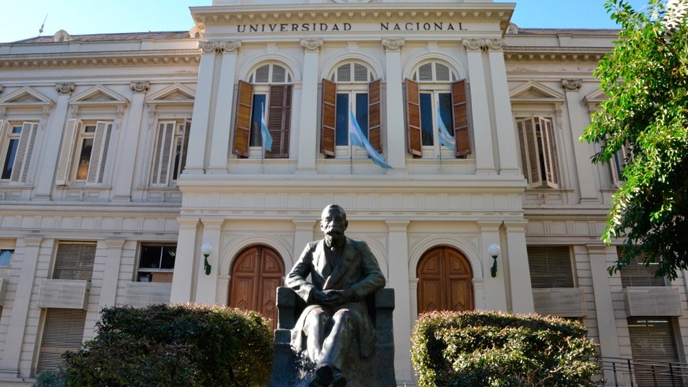 Docentes de universidades paran por 48 horas en reclamo de mejoras salariales | Actualidad